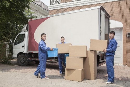 Professional packing services in Oldcoulsdon preparing household boxes