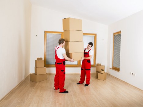 Organised storage space for protecting different types of furniture